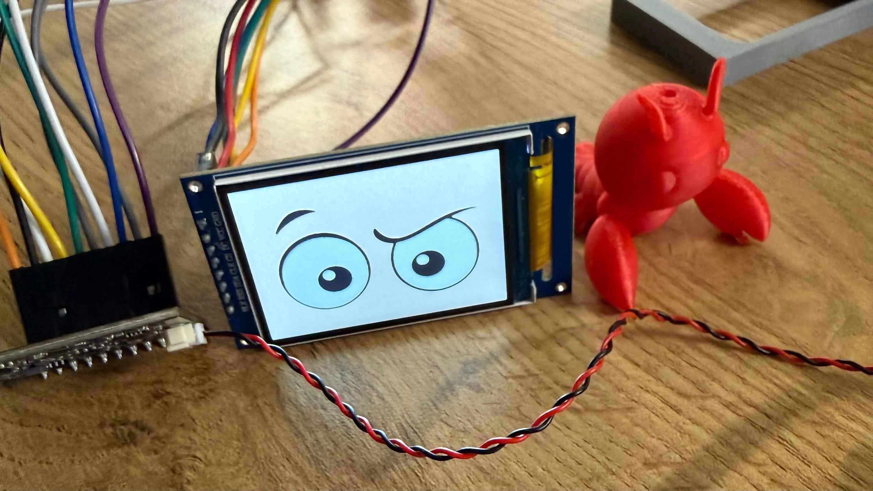 Sofía, mi asistente de voz con pantallita TFT